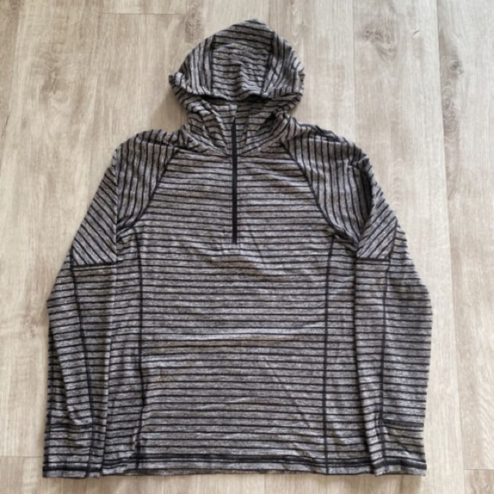 Lululemon Men’s Lightweight running hoodie. Size M